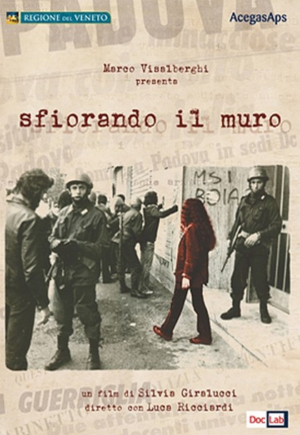 Locandina italiana Sfiorando il muro