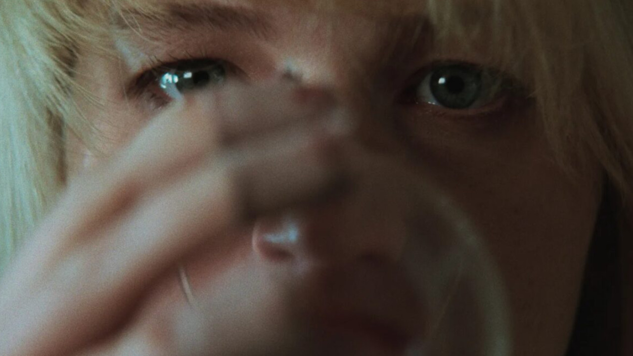Cannes 2025: Die My Love, il cinema di Ramsay è il veicolo naturale per questa storia di furioso contatto con un reale che sfugge di mano