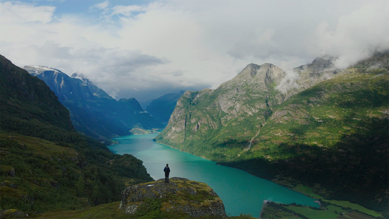 La canzone della Terra, un viaggio nel cuore della famiglia e tra i paesaggi mozzafiato della Norvegia