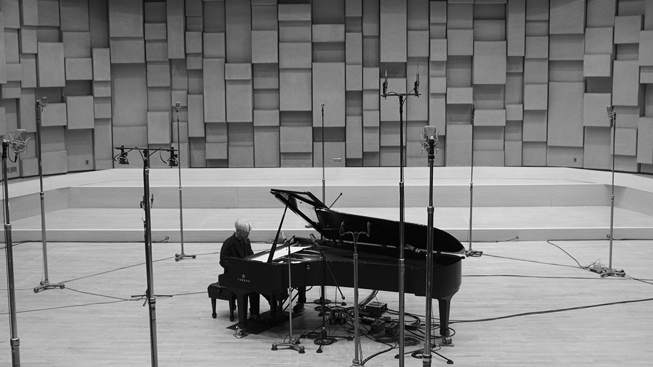 Ryuichi Sakamoto | Opus, corpo a corpo tra uomo e pianoforte per congedarsi dal mondo