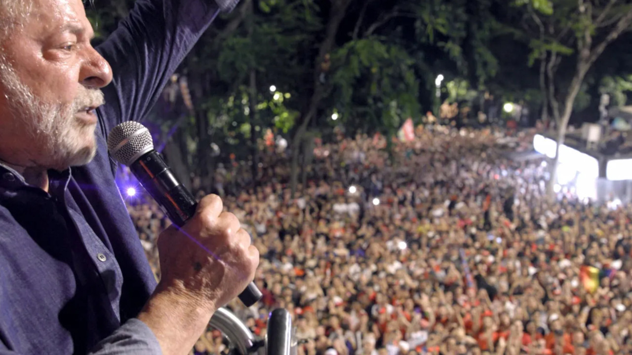 Lula, Oliver Stone torna alla sua grande passione con un ritratto del presidente del Brasile