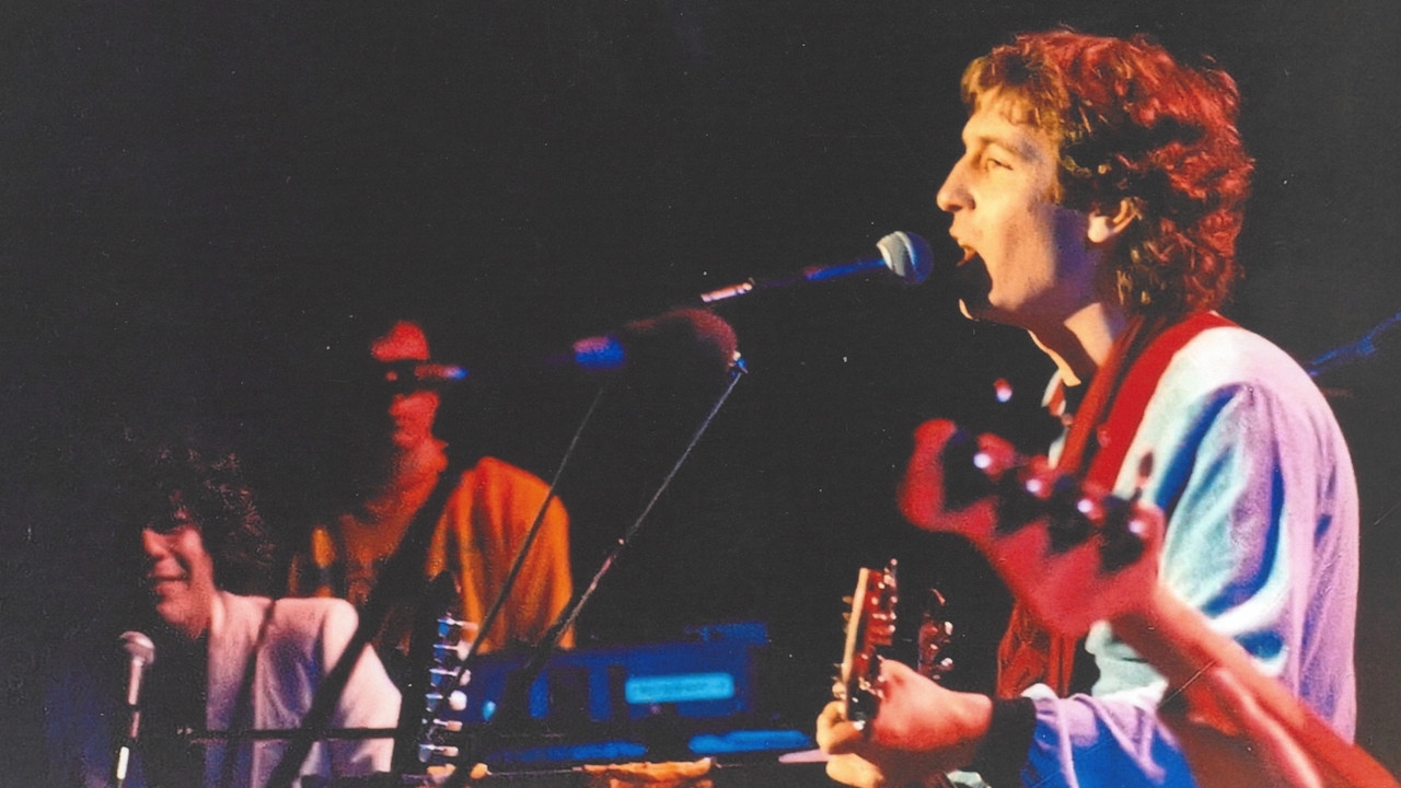 Rino Gaetano - Sempre più blu, il ritratto originale di un artista la cui provocazione è senza tempo