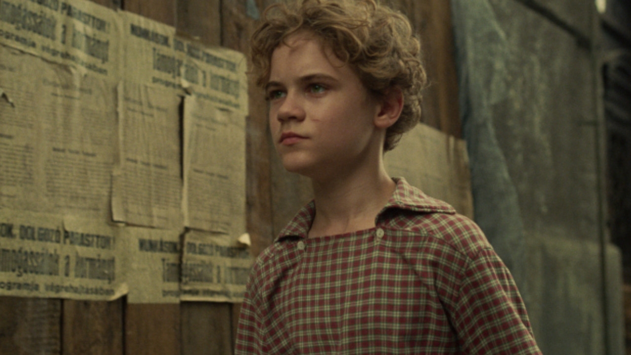 Orphan, un film che sa ricostruire con grande finezza filologica la Storia