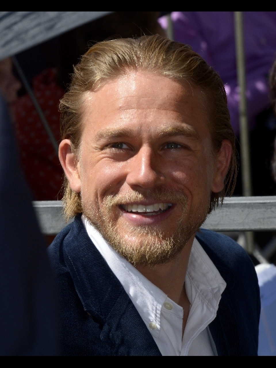 Charlie Hunnam BR on Twitter: Lindo! http://t.co/eA1264cIOn